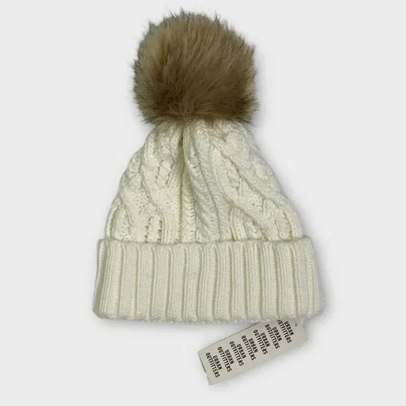 NWT Urban Outfitters Cable Knit Pom Hat Beanie - Picture 3 of 5